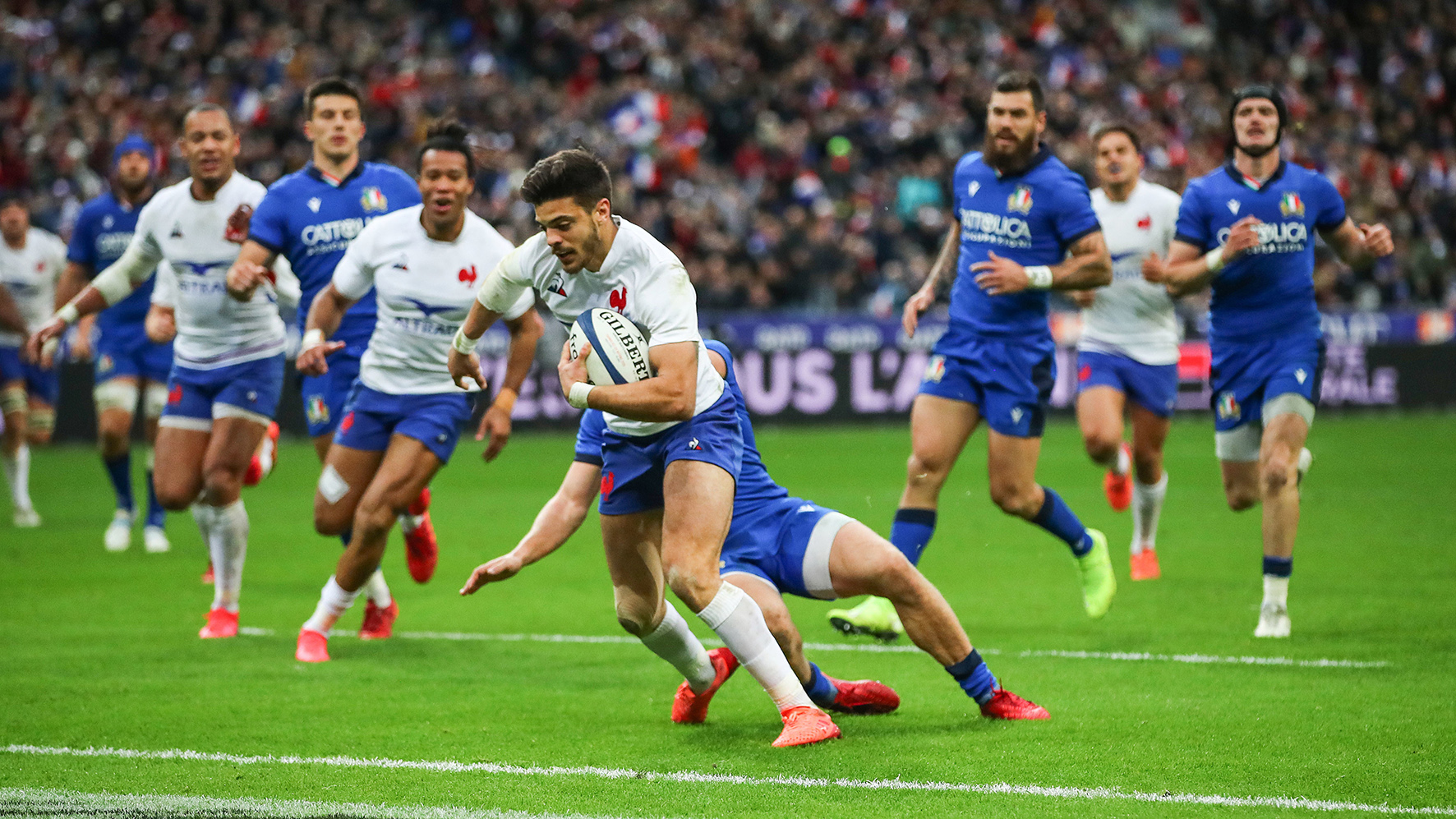 2020 Guinness Six Nations Championship Round 2, Stade de France, Saint-Denis, Paris, France 9/2/2020France vs ItalyFrance's Romain Ntamack scores a tryMandatory Credit ©INPHO/James Crombie