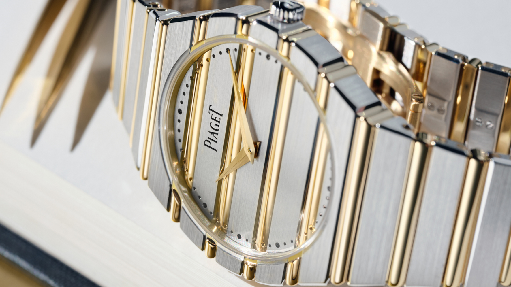 PIAGET_POLO_79_TWO-TONE_G0A51150_SF_6_16x9.jpg