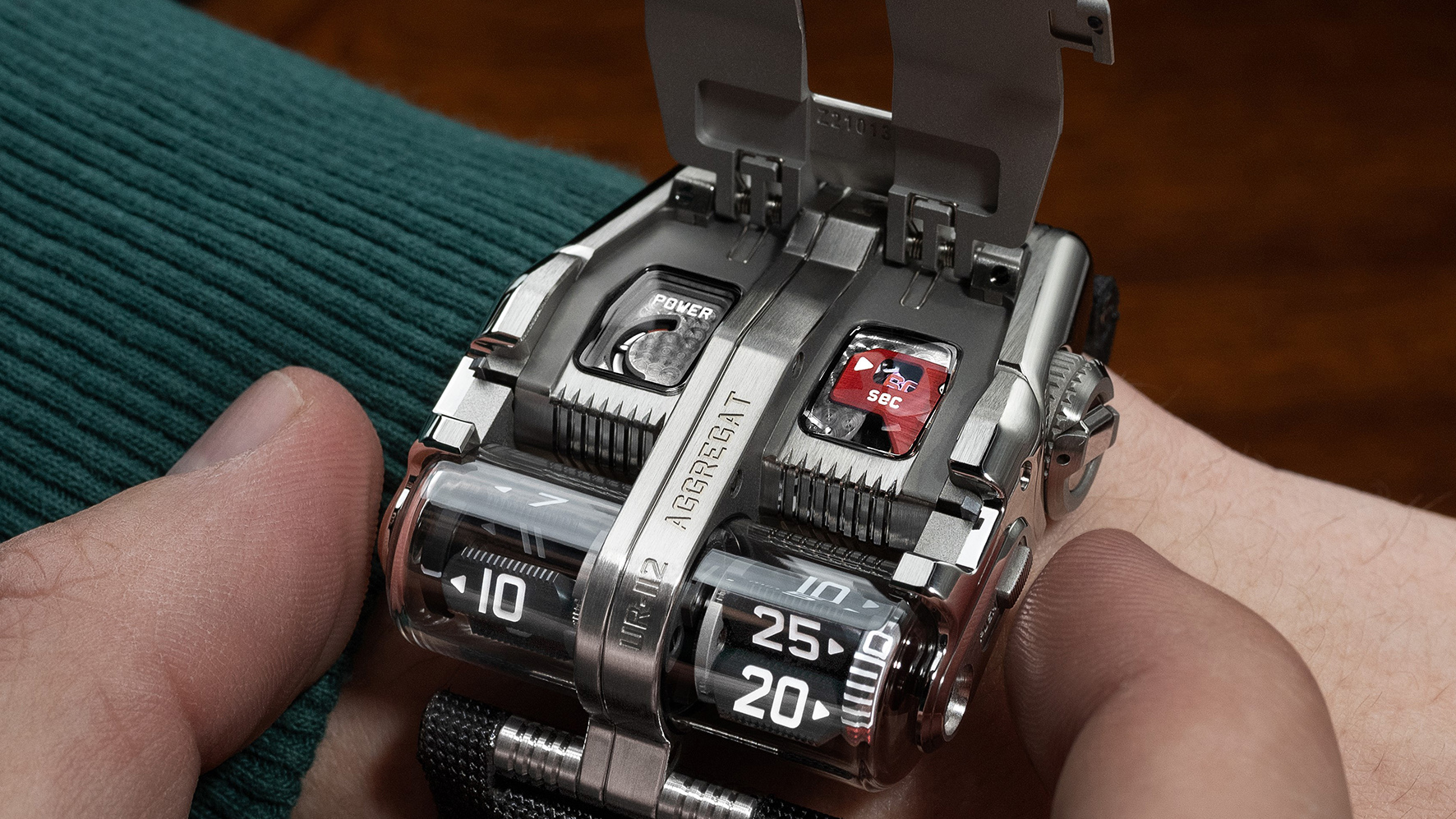 urwerk_ur-112_04_Kopie.jpg