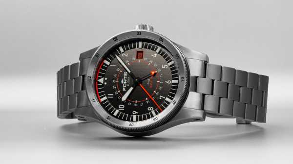 Fortis Flieger  - F-43 Triple-GMT